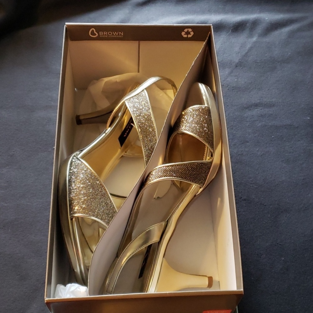 Elegant dress pump